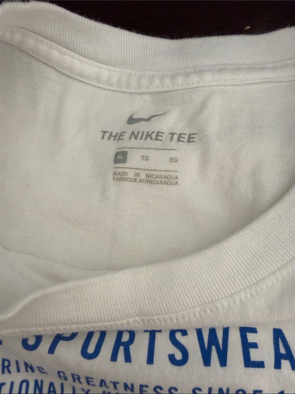 Nike White Short Sleeve Tee with Blue Chest Graphic Mens XL - Picture 3 of 3